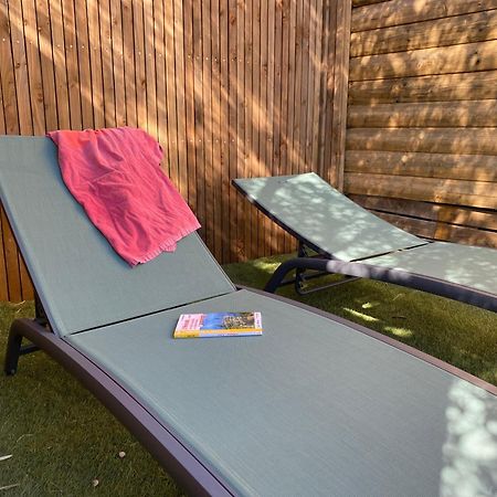 Camping Les Amandiers Castelnau-de-Guers Esterno foto