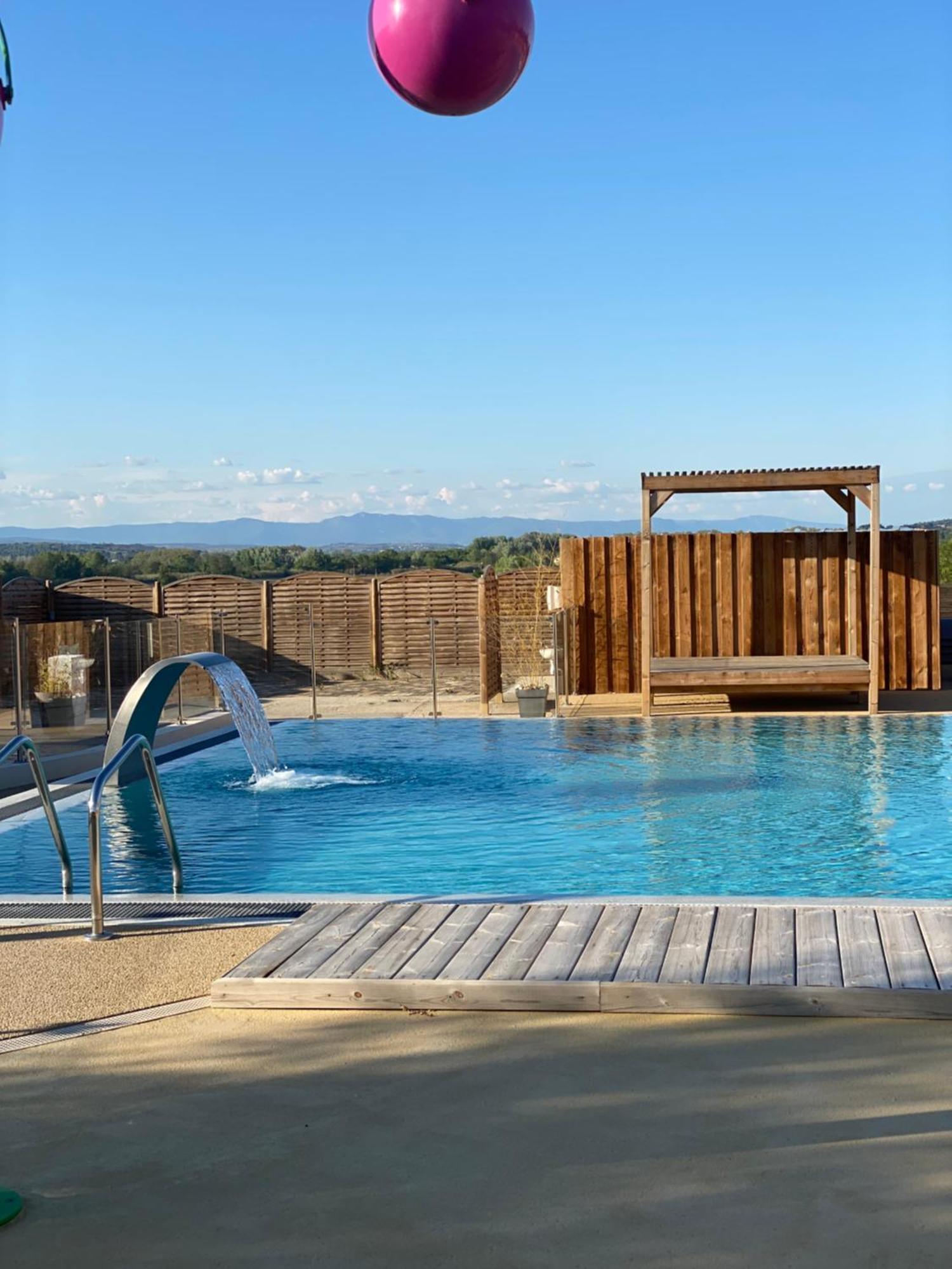 Camping Les Amandiers Castelnau-de-Guers Esterno foto