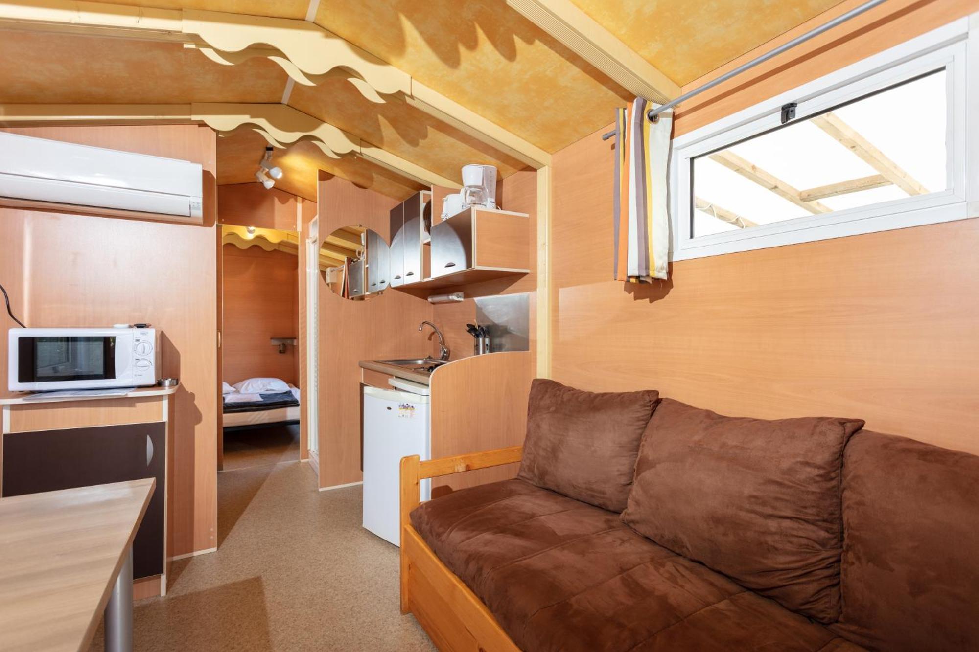 Camping Les Amandiers Castelnau-de-Guers Esterno foto