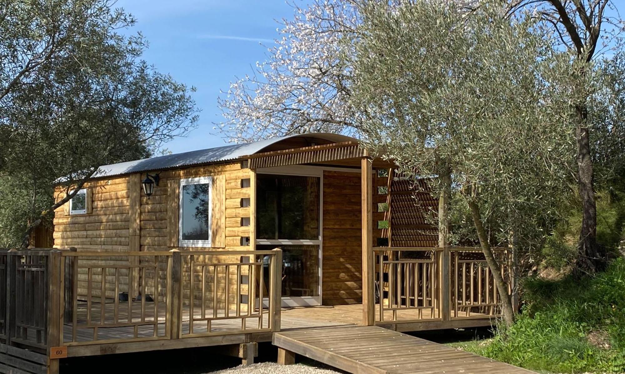 Camping Les Amandiers Castelnau-de-Guers Esterno foto